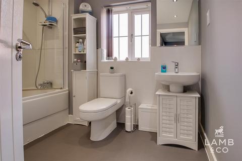 16 Cleave Close, Clacton-on-sea, CO16 8GQ