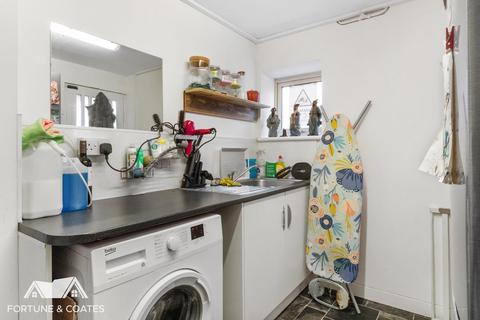 51 Collins Meadow, Harlow, CM19 4EW