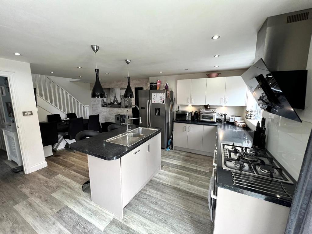 Kitchen..jpg