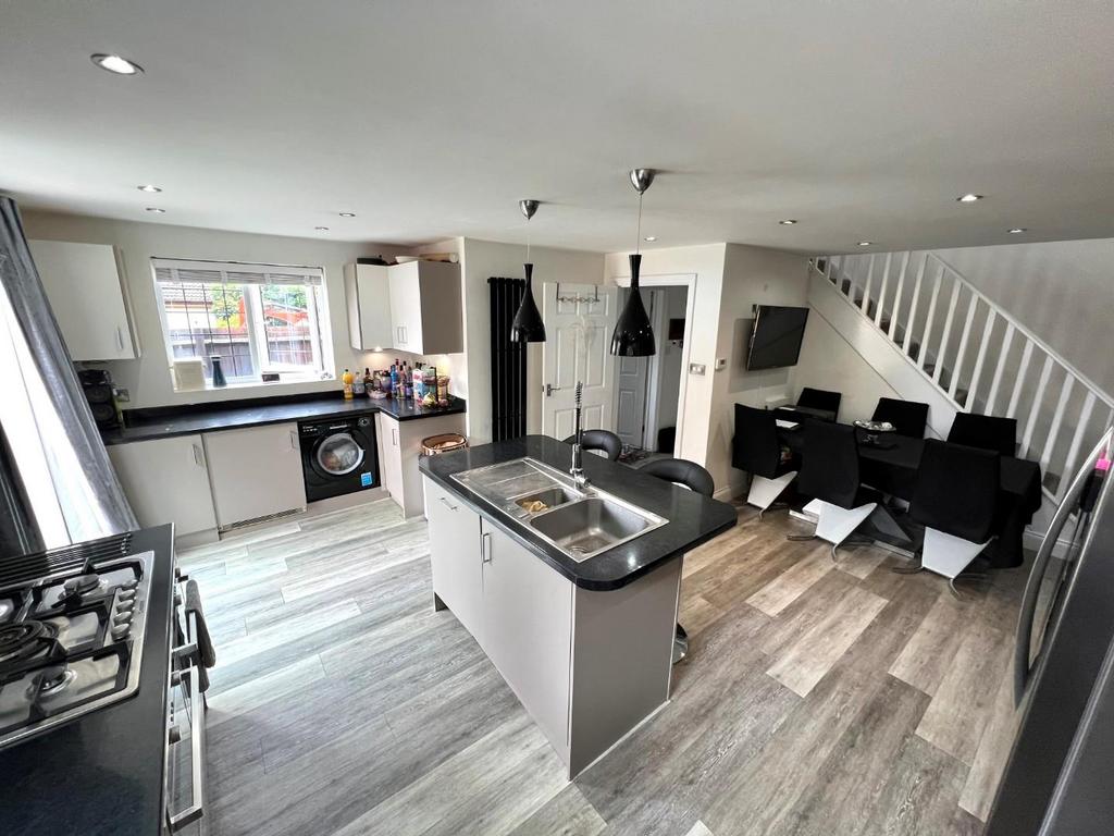 Kitchen....jpg