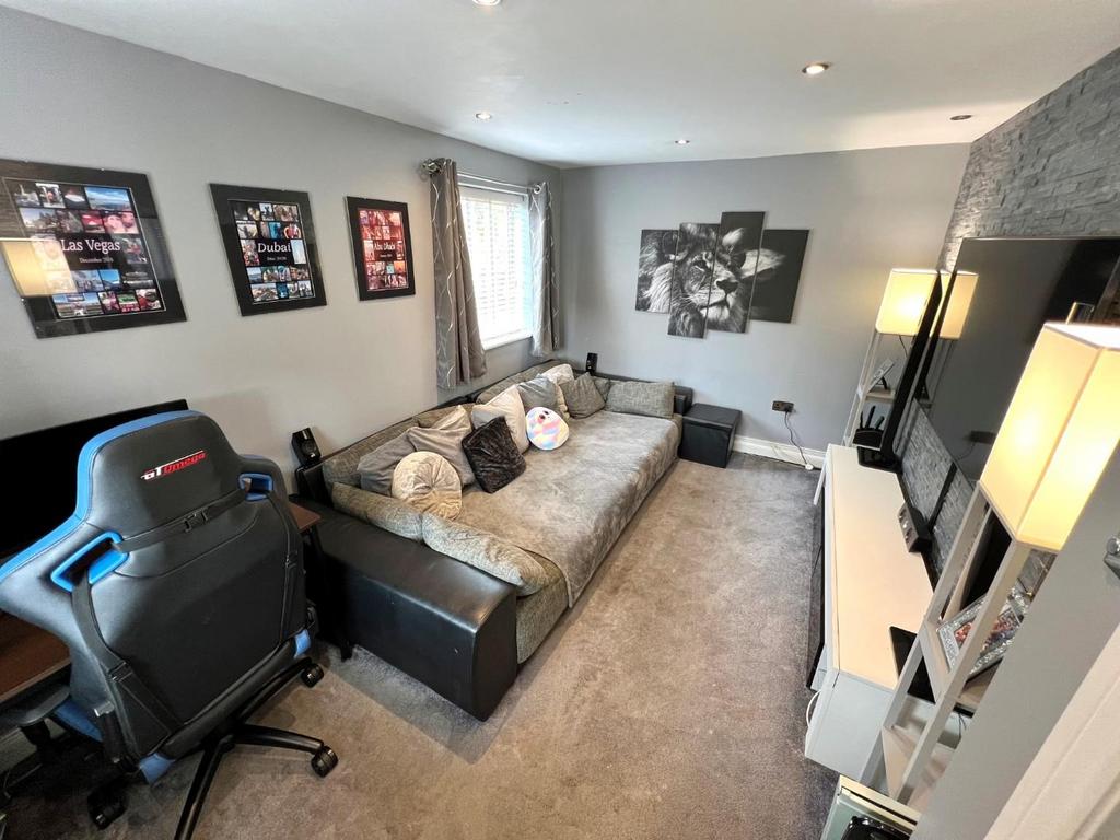 Sitting Room..jpg