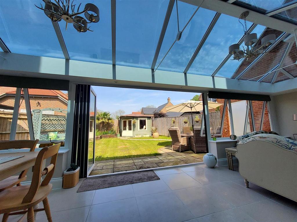 GARDEN ROOM ..jpg
