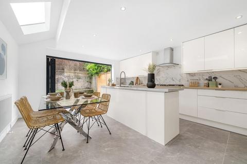 25 Raeburn Street, London, SW2 5QT