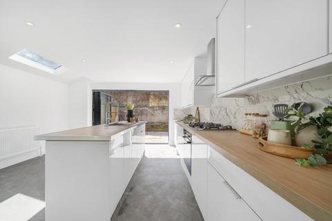 25 Raeburn Street, London, SW2 5QT