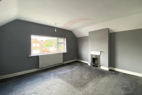 3 bedroom end of terrace house to rent, Winster Drive, Leicester LE4