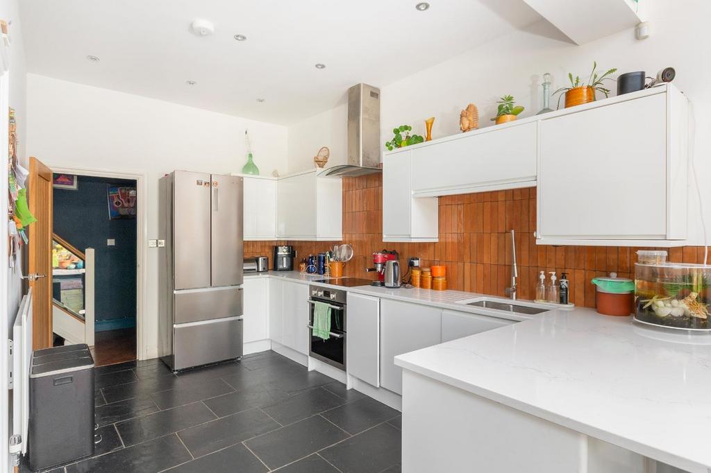 2 W3 RKE - Kitchen Diner H.jpg