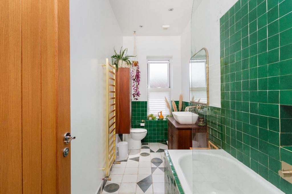 2 W3 RKE - Bathroom C.jpg