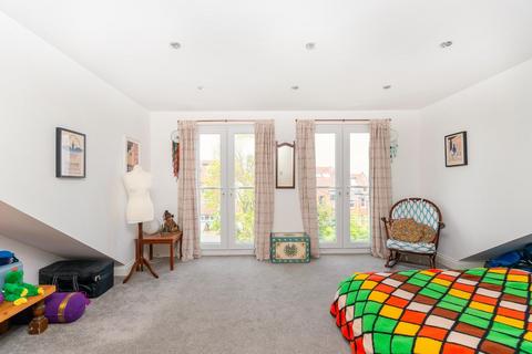 23 Withleigh Road, Bristol, BS4 2LG