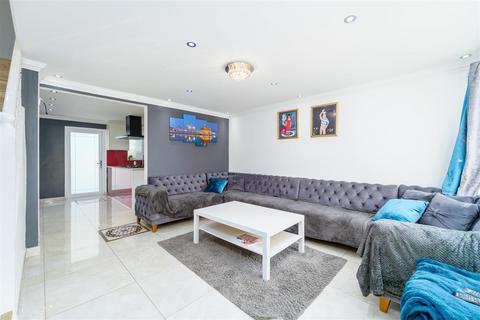 3 bedroom terraced house for sale, Sutton Hall Road, Hounslow TW5