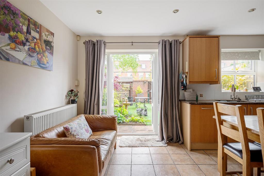 Strensall Road, Earswick, York YO32 9SJ 2 bed end of terrace house for