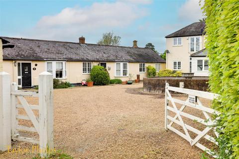 1 bedroom bungalow for sale, Fanhams Hall Road, Ware SG12