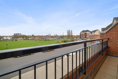 4 bedroom townhouse for sale, Longford Way, Stanwell TW19