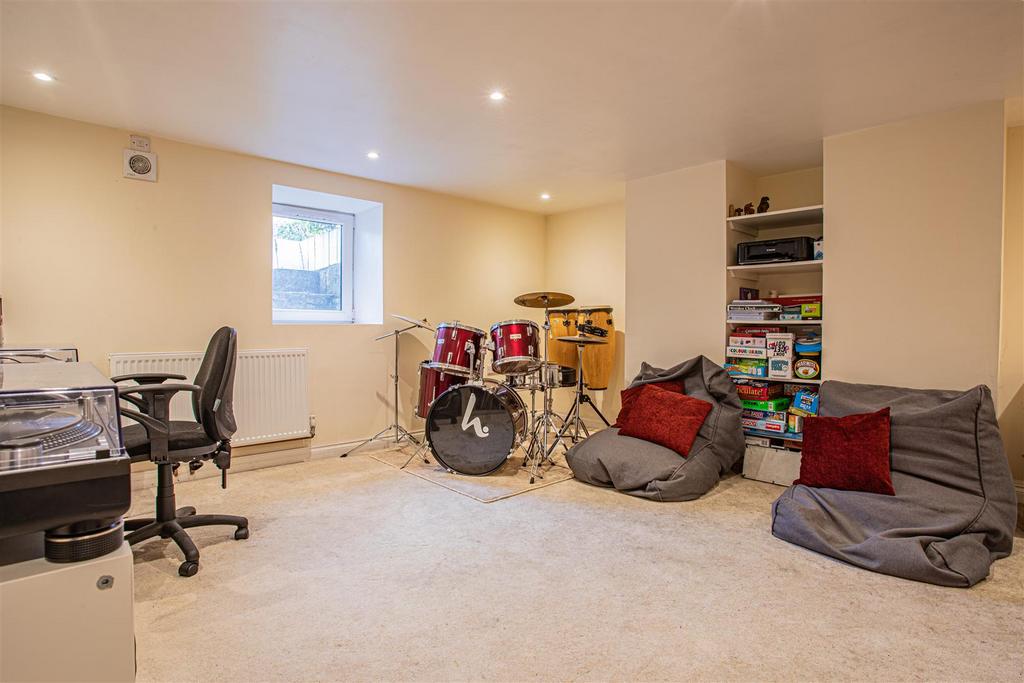 Wainhouse - Heathfield Place HX3-20.jpg