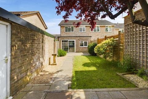 3 bedroom end of terrace house for sale, Dunsmore Road, Walton-On-Thames