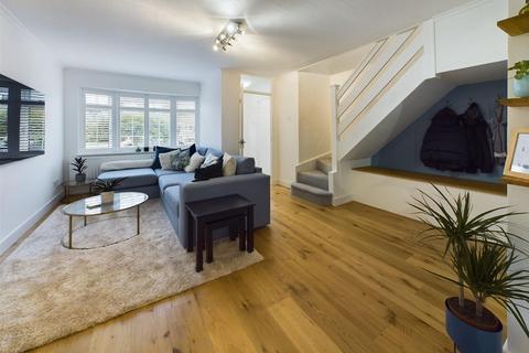 3 bedroom end of terrace house for sale, Dunsmore Road, Walton-On-Thames