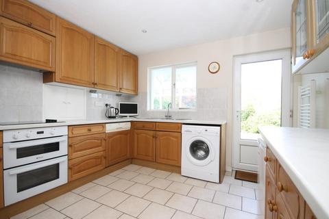 4 Fox Covert, Fetcham, Leatherhead, KT22 9XD