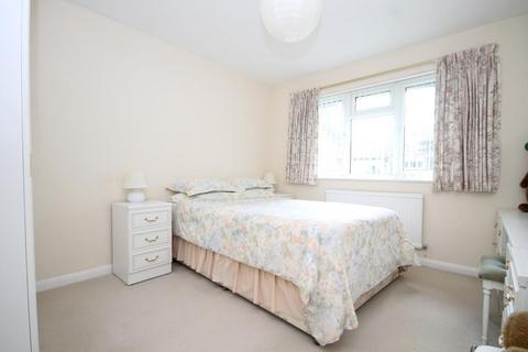 4 Fox Covert, Fetcham, Leatherhead, KT22 9XD