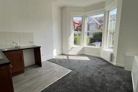 1 bedroom ground floor flat to rent, 13 Horncliffe Road, Blackpool