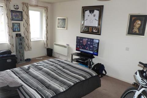 1 bedroom flat for sale, Marsh Close, Rushey Mead