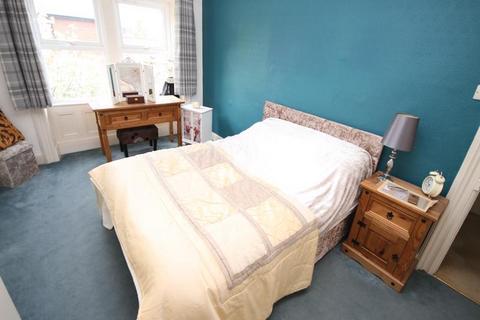 2 Carlton Grange, Yeadon, Leeds, LS19 7UY