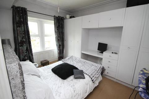 2 Carlton Grange, Yeadon, Leeds, LS19 7UY