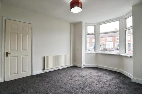 3 bedroom end of terrace house to rent, Middlemarch Road, Coventry