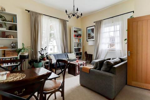2 bedroom flat to rent, Grove Street, Leamington Spa