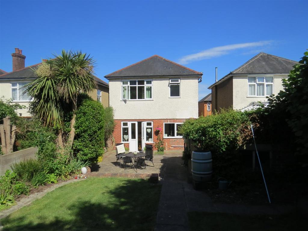 Farcroft Road, Parkstone, Poole 3 bed detached house for sale £385,000
