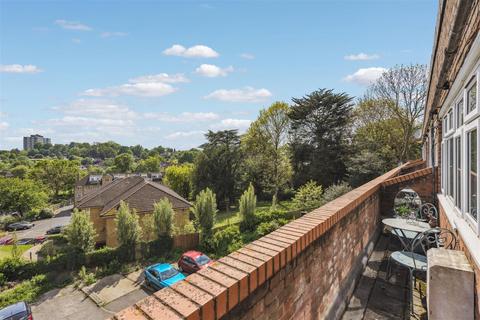 38 Murfett Close, London, SW19 6QB