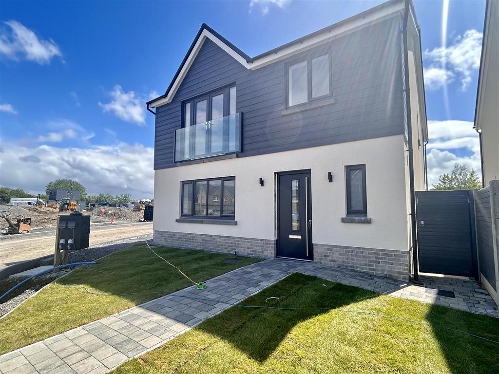 Maes Y Teirw, Carmarthen 4 bed detached house for sale £400,000