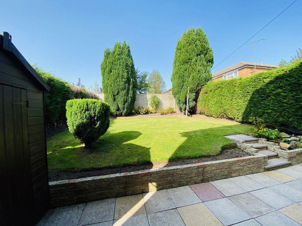Thirlmere, Macclesfield (26) 3 bed semidetached house £1,375 pcm (£