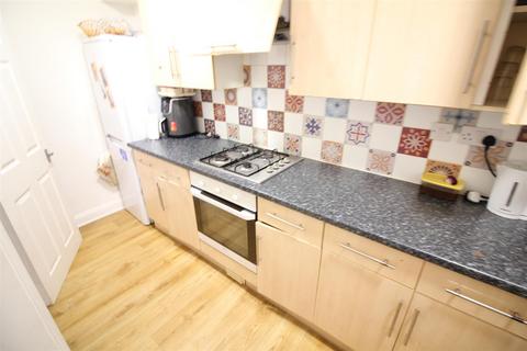 2 bedroom apartment to rent, Horn Lane, Acton