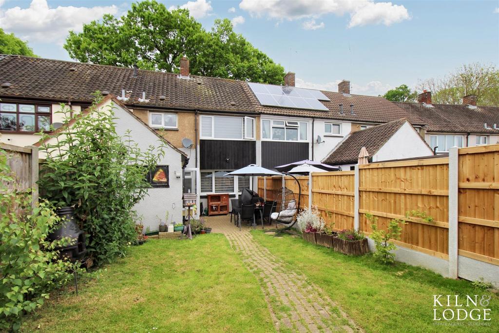 Darell Way, Billericay 2 bed terraced house for sale £300,000