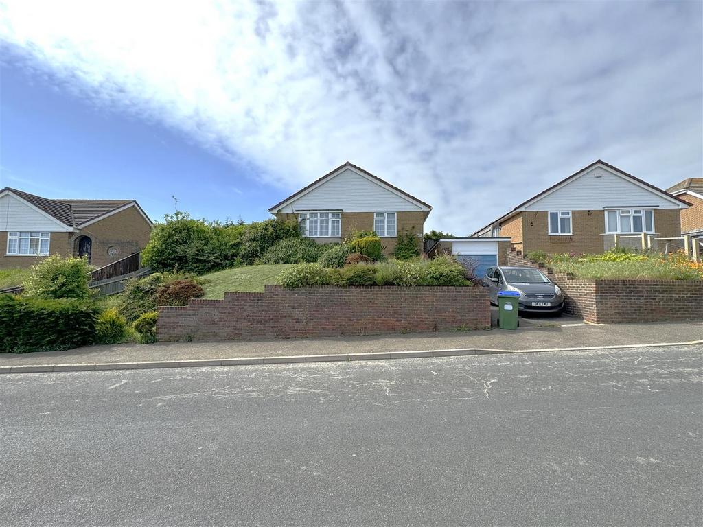 Clementine Avenue, Seaford 3 bed detached house £449,000