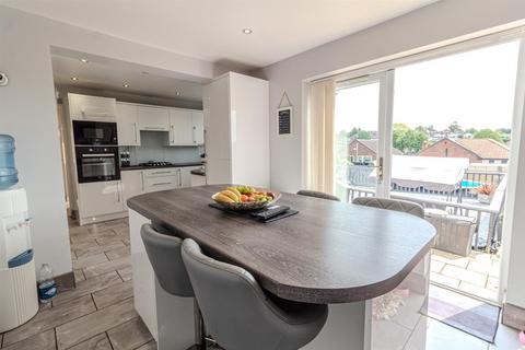 4 bedroom detached house for sale, Revelstoke Way, Rise Park, Nottingham