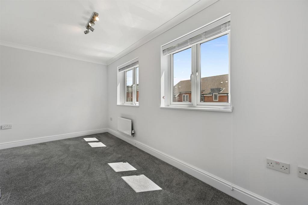 Bedroom 2 (2).jpg