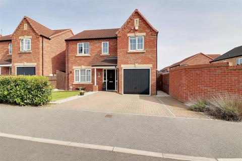 4 bedroom detached house for sale, Longleat Avenue, Elloughton,