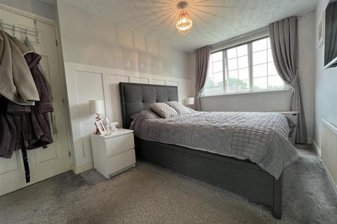 32 Camborne Close, Congleton, CW12 3BG