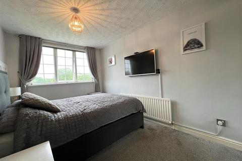 32 Camborne Close, Congleton, CW12 3BG