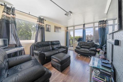 2 bedroom apartment for sale, Bromholm Road, London