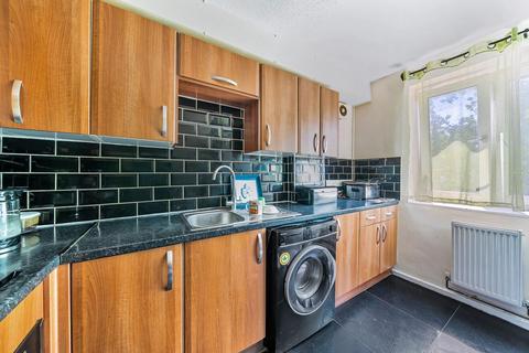 2 bedroom apartment for sale, Bromholm Road, London
