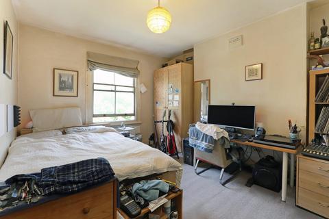 2 bedroom maisonette for sale, Eastlake Road, London, SE5