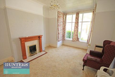 3 bedroom semi-detached house for sale, Cliffe Avenue Baildon, Shipley, West Yorkshire, BD17 6PD - SR