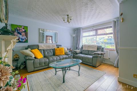 3 bedroom semi-detached house for sale, Heol Pentyla, Llansamlet, Swansea