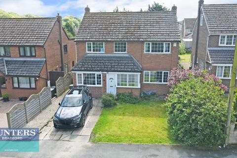 4 bedroom detached house for sale, Grasleigh Way Allerton, Bradford, West Yorkshire, BD15 9AN