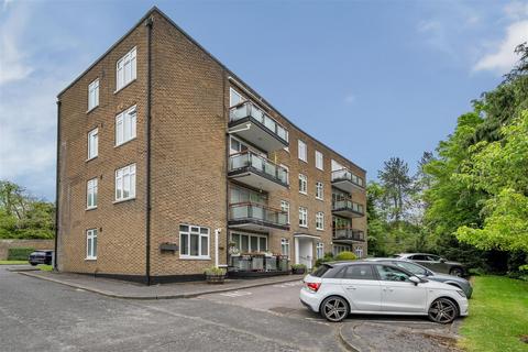 2 bedroom flat for sale, Hive Road, Bushey WD23