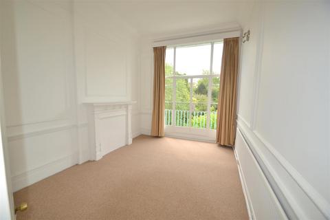 1 bedroom apartment to rent, Hamilton Terrace, St John's Wood NW8