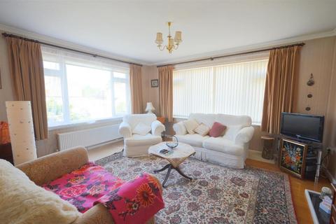 14 Barnaby Mead, Gillingham, SP8 4AL