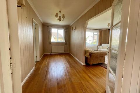 14 Barnaby Mead, Gillingham, SP8 4AL