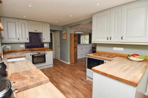 8 Dukes Close, Wincanton, BA9 9RF